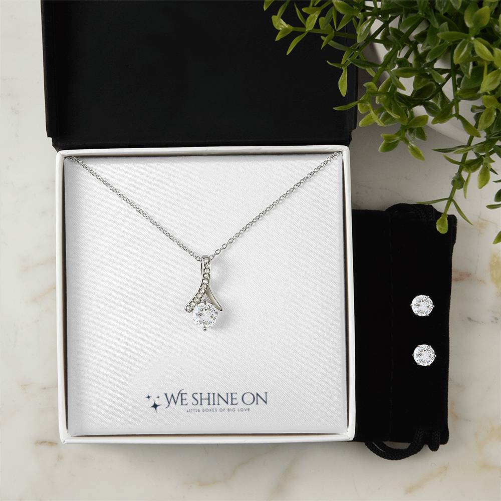 Alluring Beauty Necklace & Cubic Zirconia Earring Set *