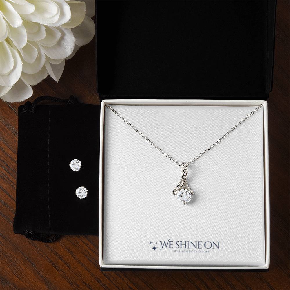 Alluring Beauty Necklace & Cubic Zirconia Earring Set *